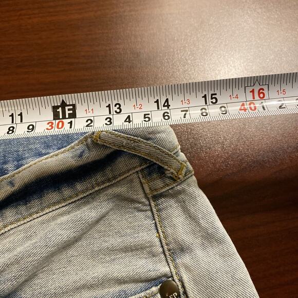 Free People Crochet Lace Trim Boho Denim Jean Shorts Womens Size 28 Button EUC - Picture 9 of 14